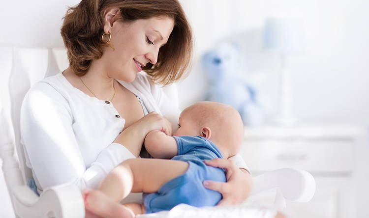 Stillen und Muttermilch - die Themen des Fachbuchs, das antiva mitentwickelt hat